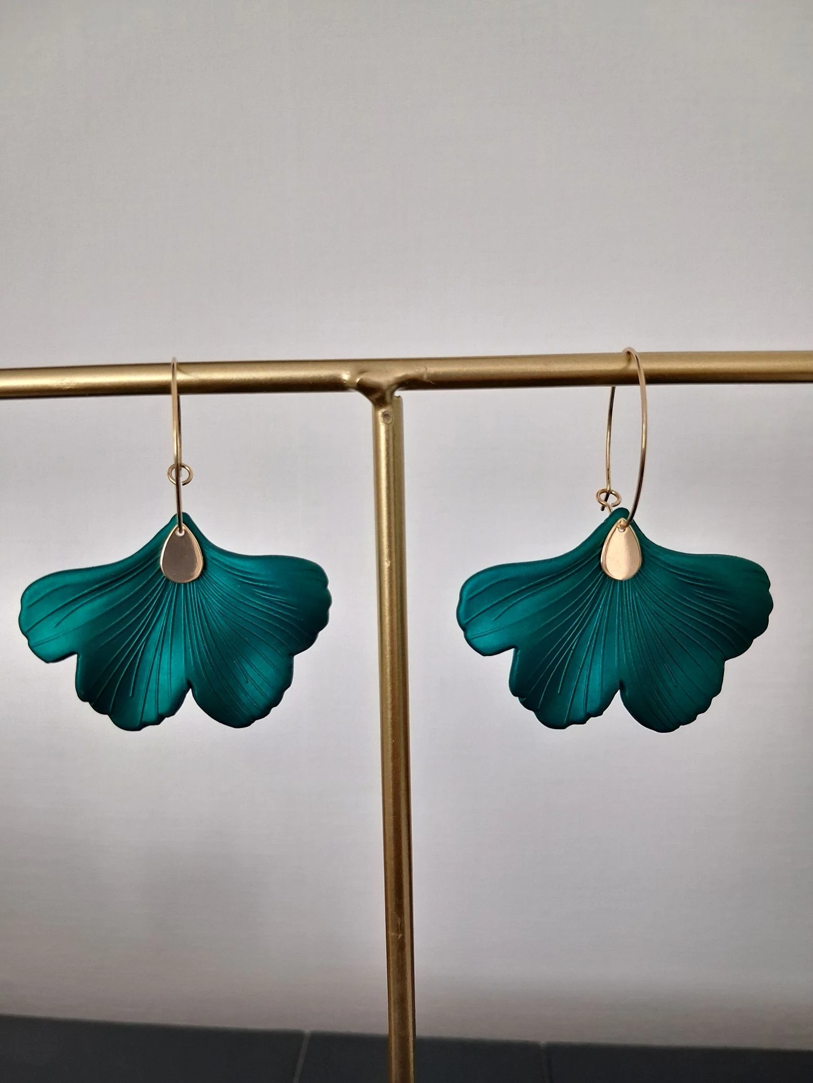 Boucles d'oreilles vert irisé